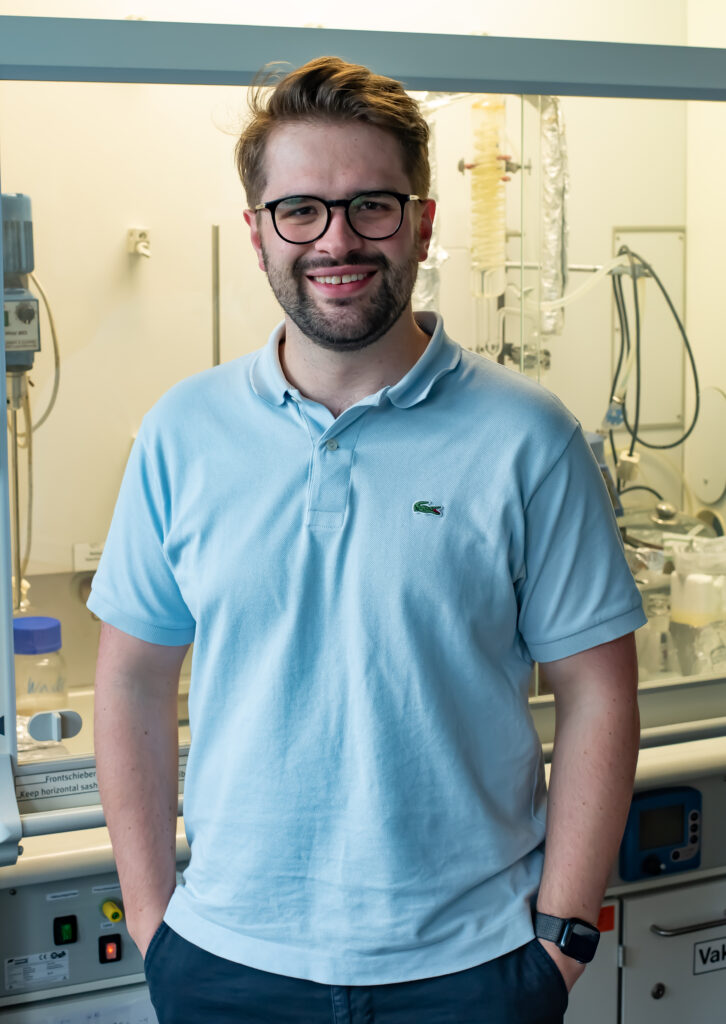 An image of David Bonnaire in the lab.